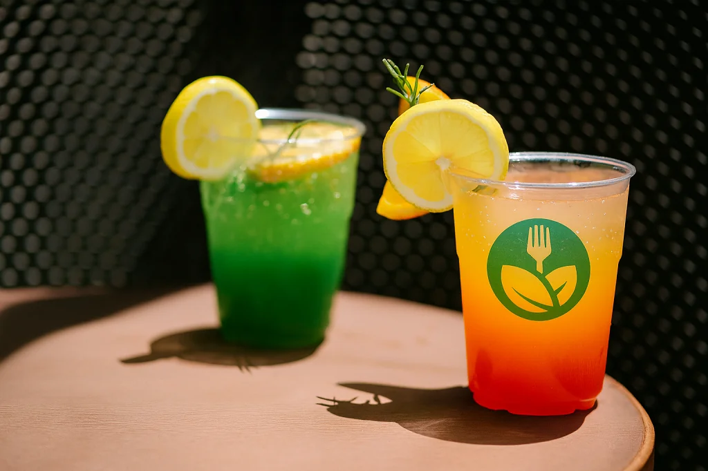 Plastikbecher mit Logo kaufen